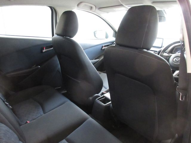Mazda DEMIO 2014-11 189375-11
