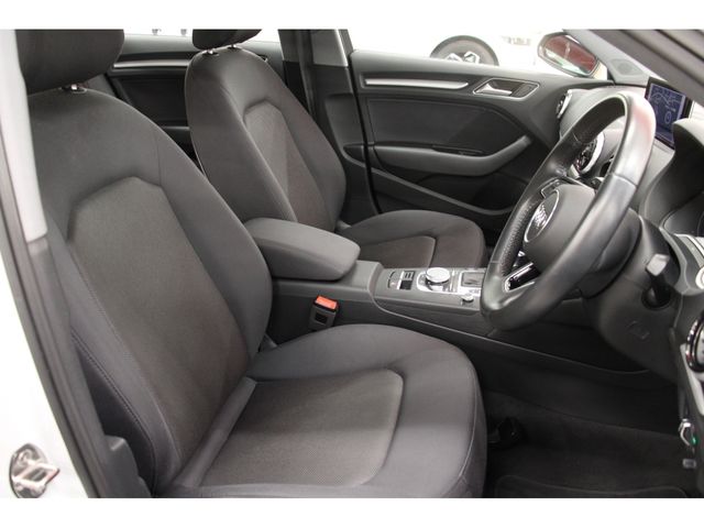 Audi A3 SEDAN 2018-09 13612-13