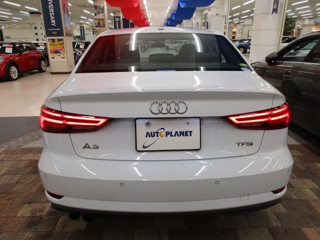 Audi A3 SEDAN 2018-09 13612-21