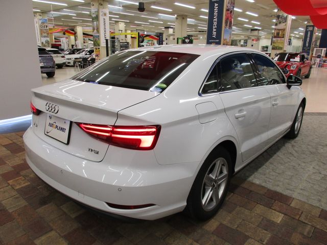 Audi A3 SEDAN 2018-09 13612-23