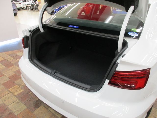 Audi A3 SEDAN 2018-09 13612-27
