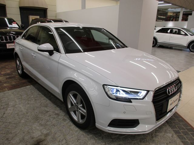 Audi A3 SEDAN 2018-09 13612-24