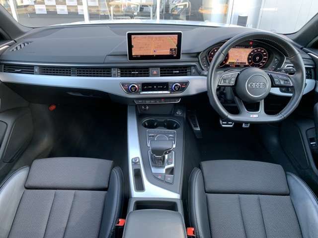 Audi A4 2019-03 24841-1
