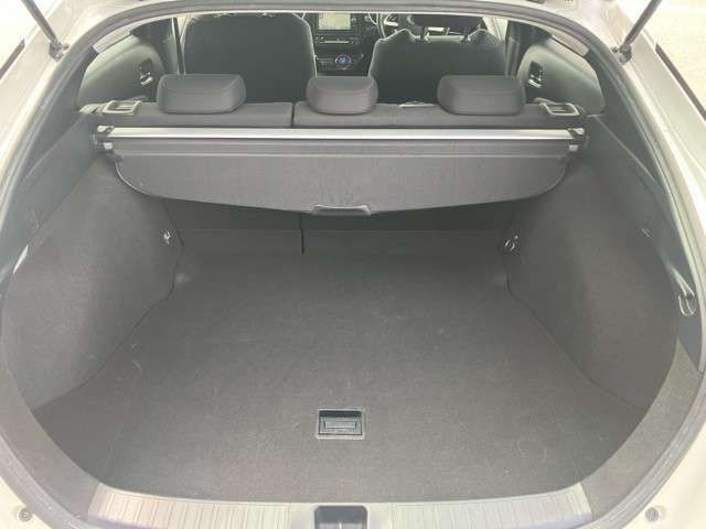 Toyota PRIUS 2018-02 13067-15