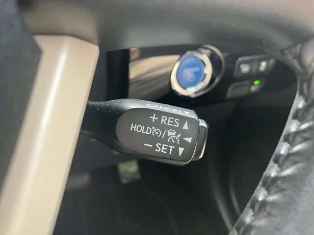 Toyota PRIUS 2018-02 13067-20