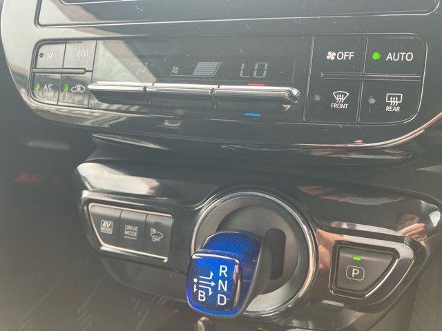 Toyota PRIUS 2018-02 13067-18