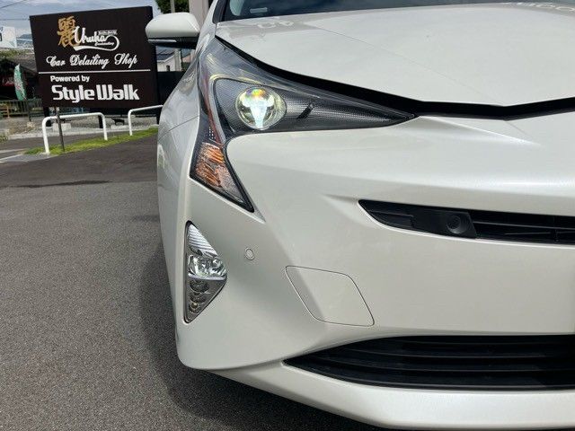 Toyota PRIUS 2018-02 13067-23
