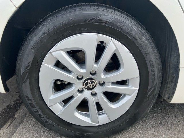 Toyota PRIUS 2018-02 13067-27