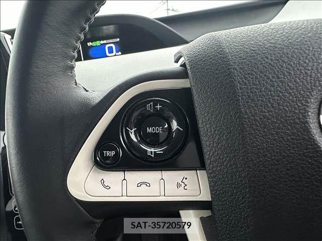 Toyota PRIUS PHV 2017-02 386931-23
