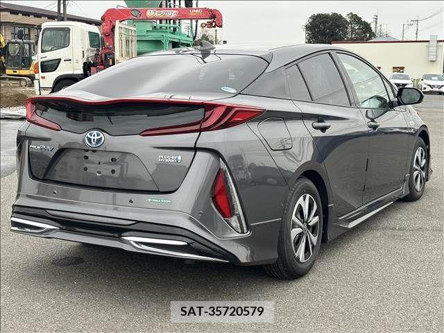 Toyota PRIUS PHV 2017-02 386931-4
