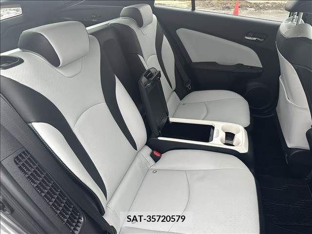 Toyota PRIUS PHV 2017-02 386931-11