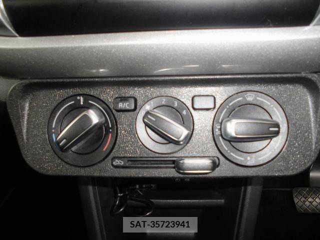 VolksWagen UP! 2015-10 202456-18