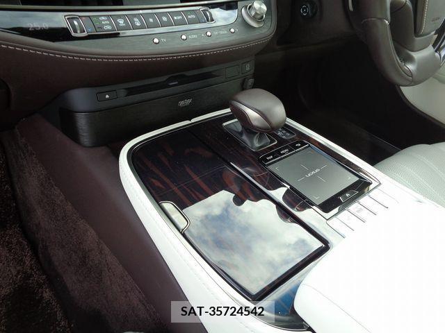 Lexus LS 2018-09 222000-14