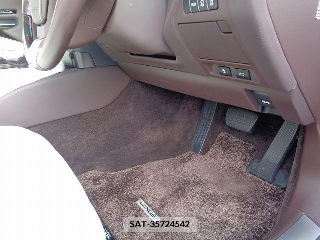 Lexus LS 2018-09 222000-16