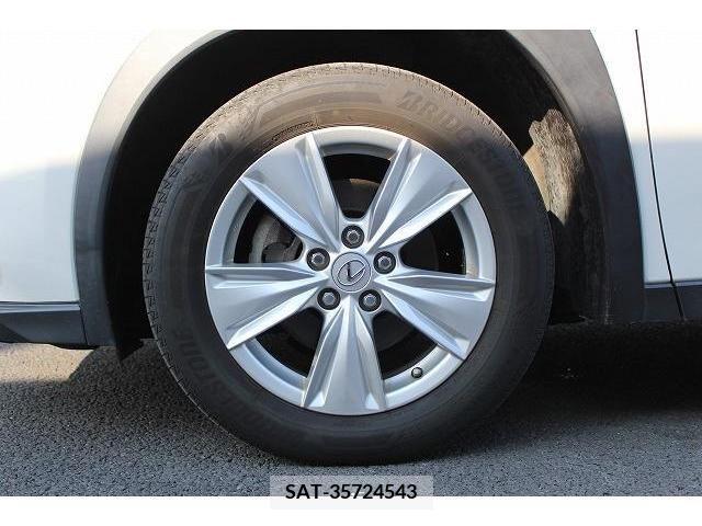 Lexus UX 2019-06 354353-12