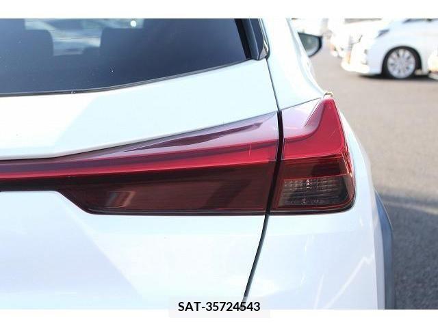 Lexus UX 2019-06 354353-11