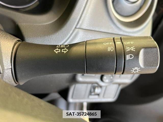 Nissan NOTE 2014-02 365454-7