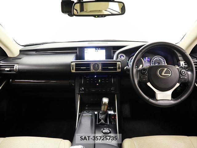 Lexus IS 2014-02 231963-1