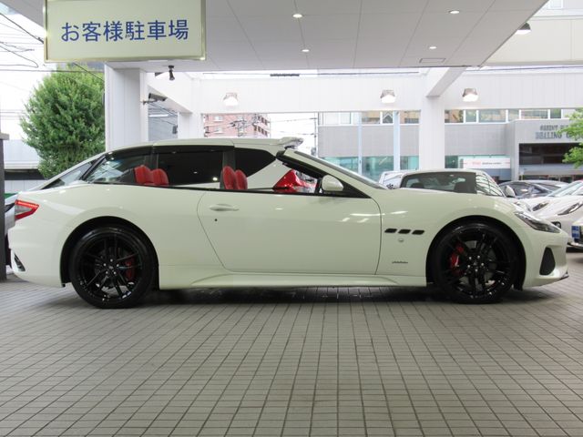 Maserati GranCabrio 2019-07 4120-23