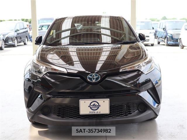 Toyota C-HR 2017-06 349159-24