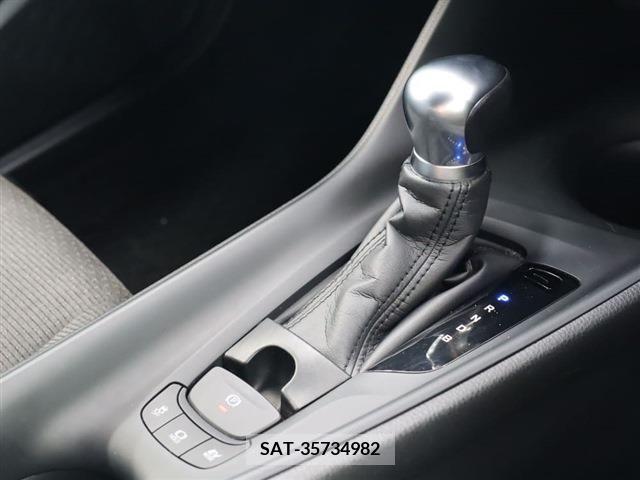 Toyota C-HR 2017-06 349159-5