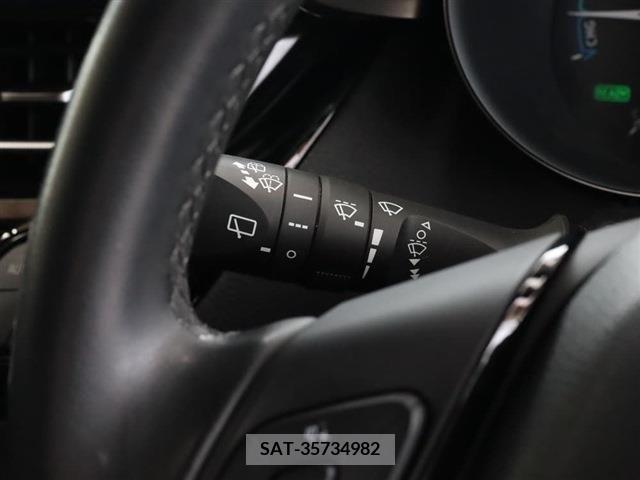 Toyota C-HR 2017-06 349159-13