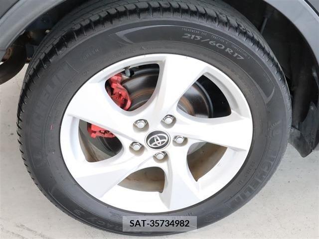 Toyota C-HR 2017-06 349159-12