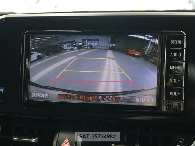 Toyota C-HR 2017-06 349159-3