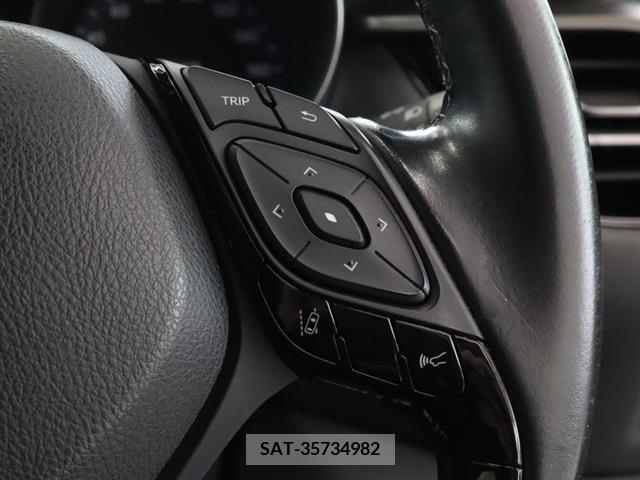 Toyota C-HR 2017-06 349159-10