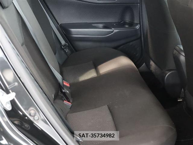 Toyota C-HR 2017-06 349159-18