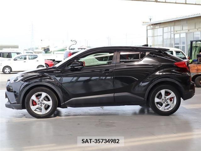 Toyota C-HR 2017-06 349159-29