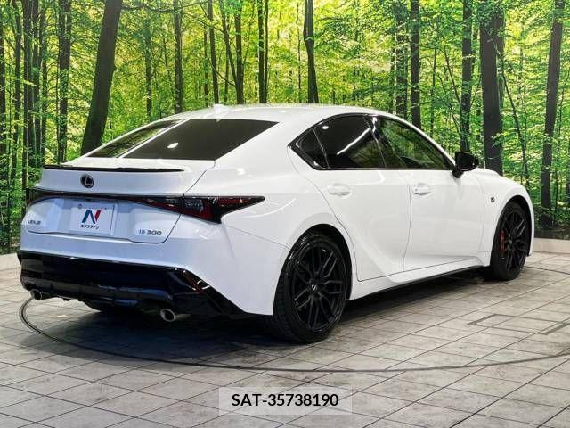 Lexus IS 2022-08 362797-16