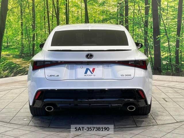 Lexus IS 2022-08 362797-14