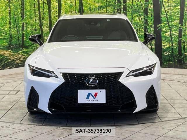 Lexus IS 2022-08 362797-13