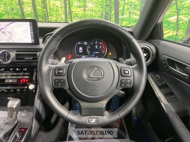 Lexus IS 2022-08 362797-10