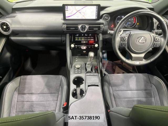 Lexus IS 2022-08 362797-1