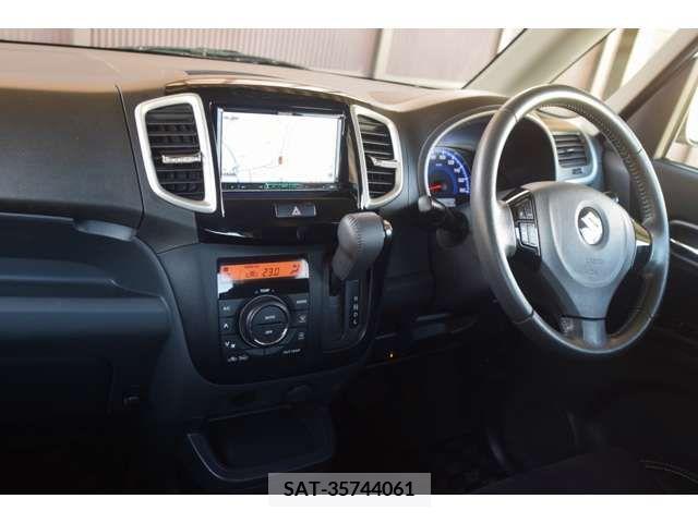 Suzuki SOLIO 2013-08 368376-1