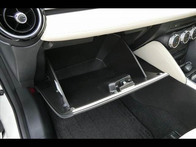 Mazda DEMIO 2016-01 6466-29