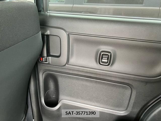 Suzuki SPACIA 2021-08 312458-9