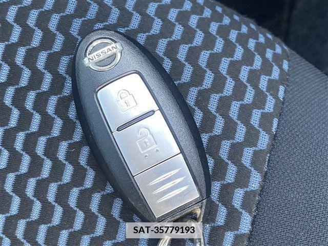 Nissan NOTE 2013-03 372086-23