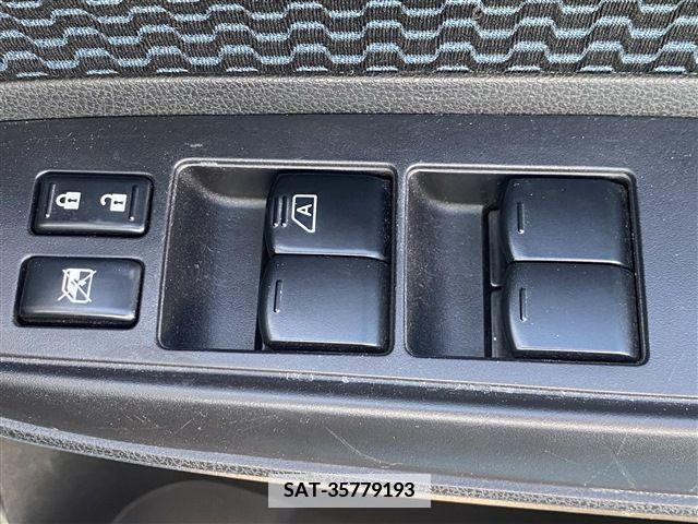 Nissan NOTE 2013-03 372086-21
