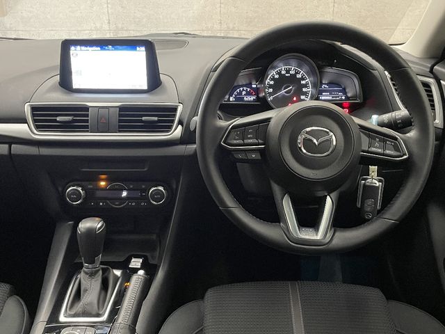 Mazda AXELA SPORT 2016-07 8900-1