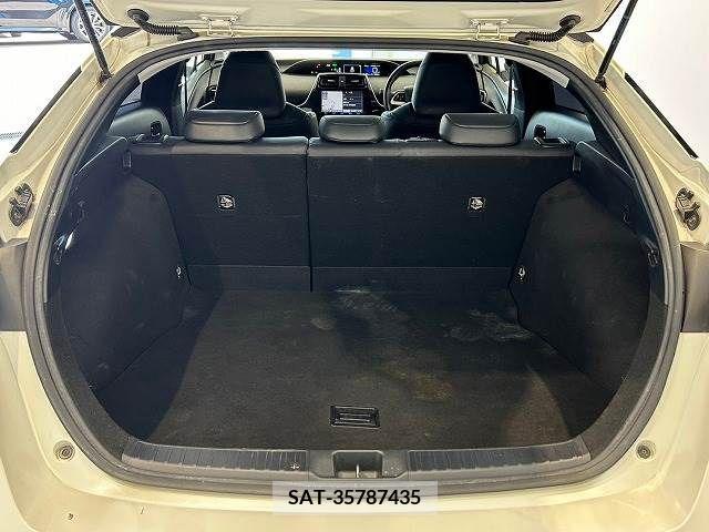 Toyota PRIUS 2016-02 282069-10