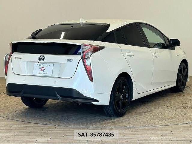 Toyota PRIUS 2016-02 282069-15