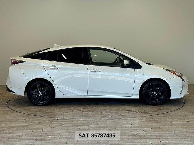 Toyota PRIUS 2016-02 282069-13