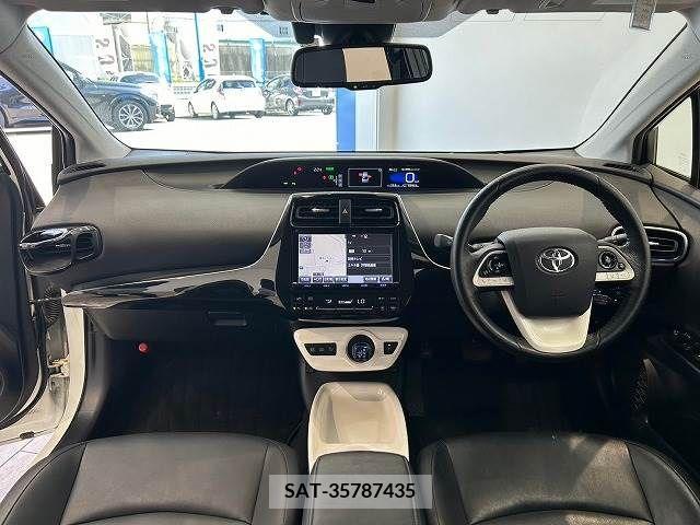Toyota PRIUS 2016-02 282069-1