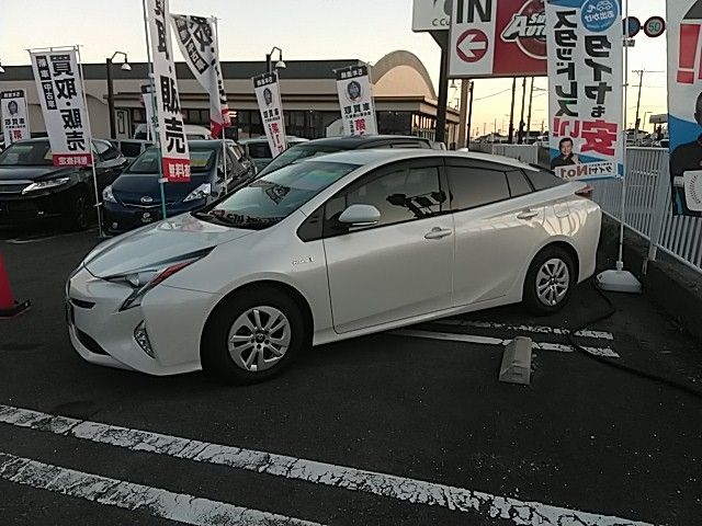 Toyota PRIUS 2018-03 19041-6
