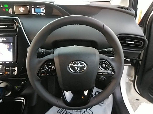 Toyota PRIUS 2018-03 19041-7
