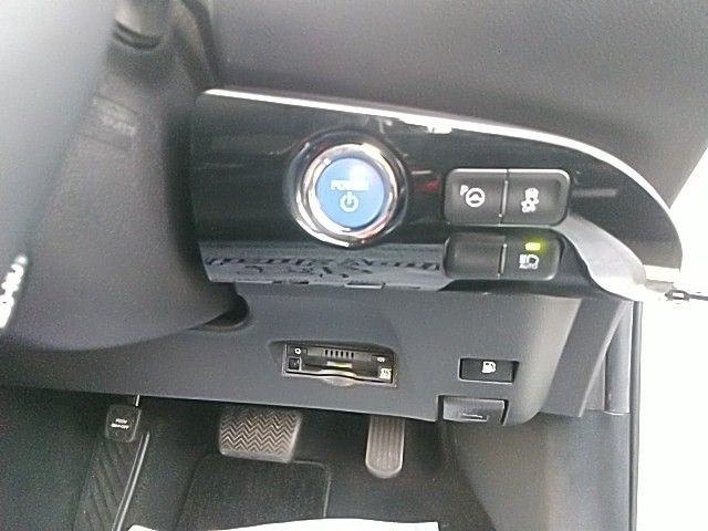Toyota PRIUS 2018-03 19041-12