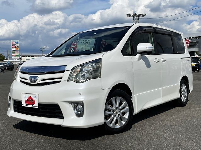 Toyota NOAH 2012-01 8854-0